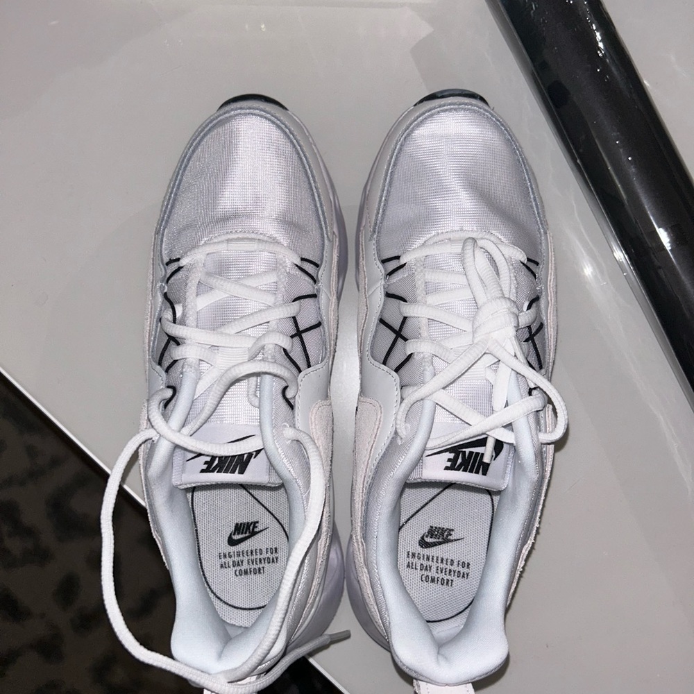 Women’s Nike SB RYZ 365 White & Black Shoes